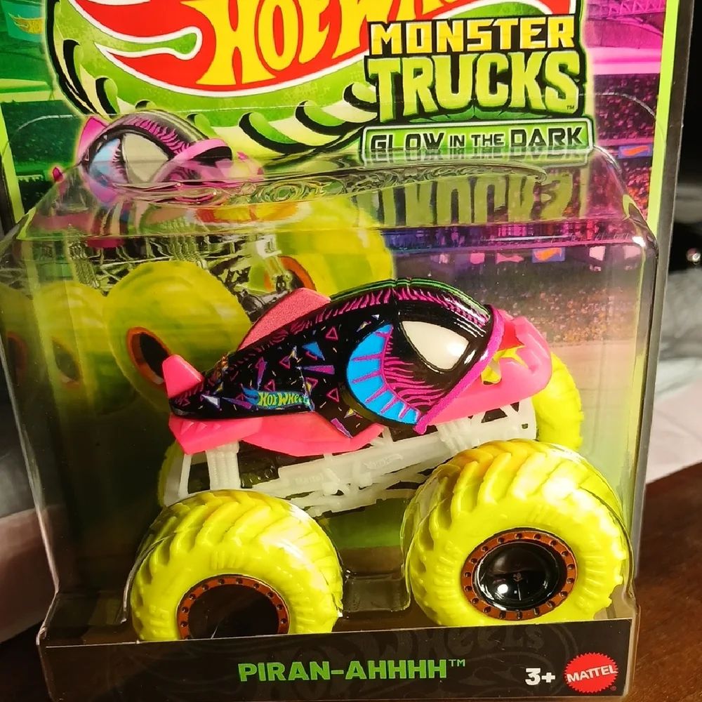Mattel Hot Wheels Monster Trucks Piran-Ahhh - Pink & Yellow Glow In The Dark